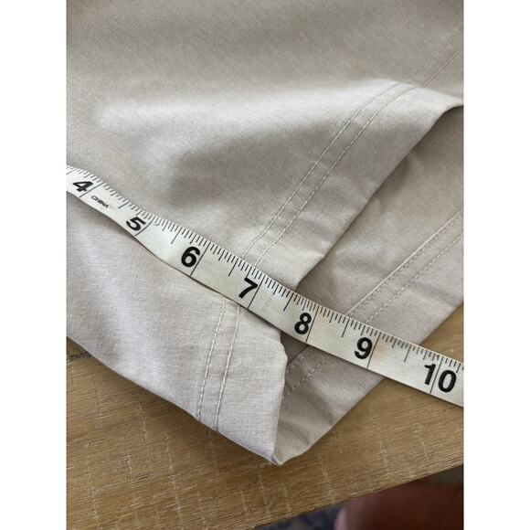 Tori Richard Shorts Mens 42 Sand 8" Inseam Performance Stretch Golf Chino UPF - Picture 9 of 9